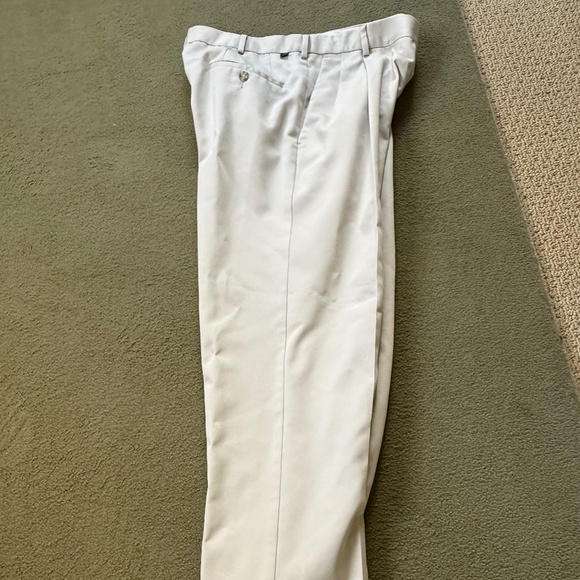 Dockers Premium khaki pants - Picture 1 of 3
